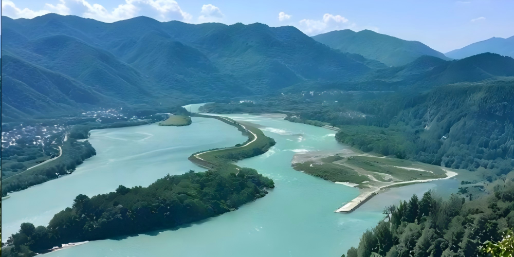 2-Day Chengdu Essential Highlights Tour: Giant Pandas, Mystical Sanxingdui, Ancient Dujiangyan & Sacred Mount Qingcheng (International 4-Diamond Hotels)