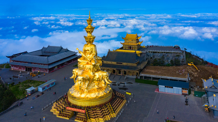 • Sichuan Panorama Tour,Chengdu+Chengdu Research Base of Giant Panda Breeding+Jiuzhaigou+Sanxingdui Museum+Leshan+Mount Emei,Stay in 5-Diamond Hotels,No shopping& Small Group of 10