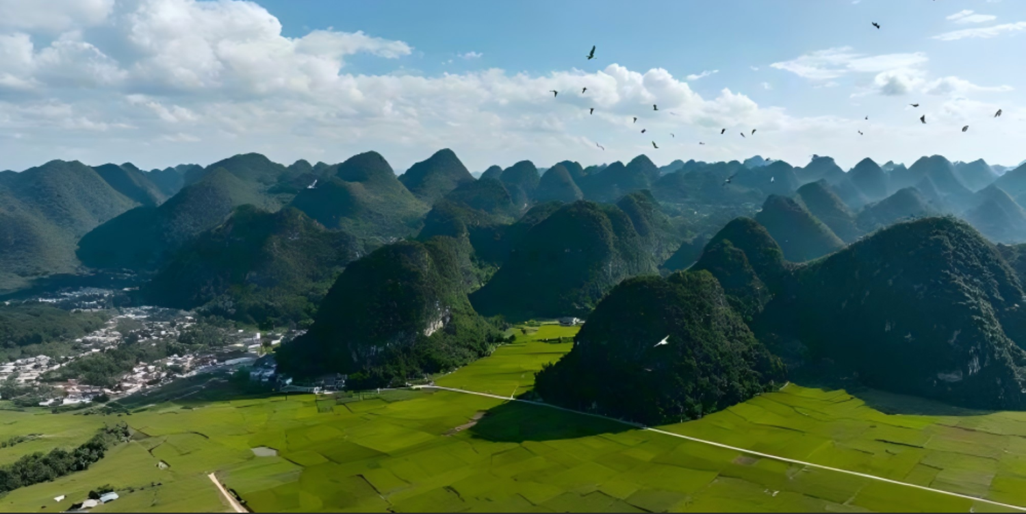 5-Day Guizhou Grand Karst Wilderness Tour: From Huangguoshu Waterfall to Mystic Wanfenglin Forest