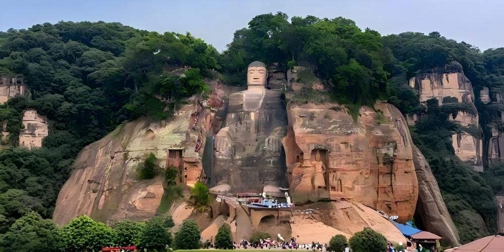 • Includes high-speed train tickets and entrance tickets to the scenic, five star hotel-InterContinental Heaven Jiuzhaigou Hotel, Huanglong+Leshan+Mount Emei+Sanxingdui