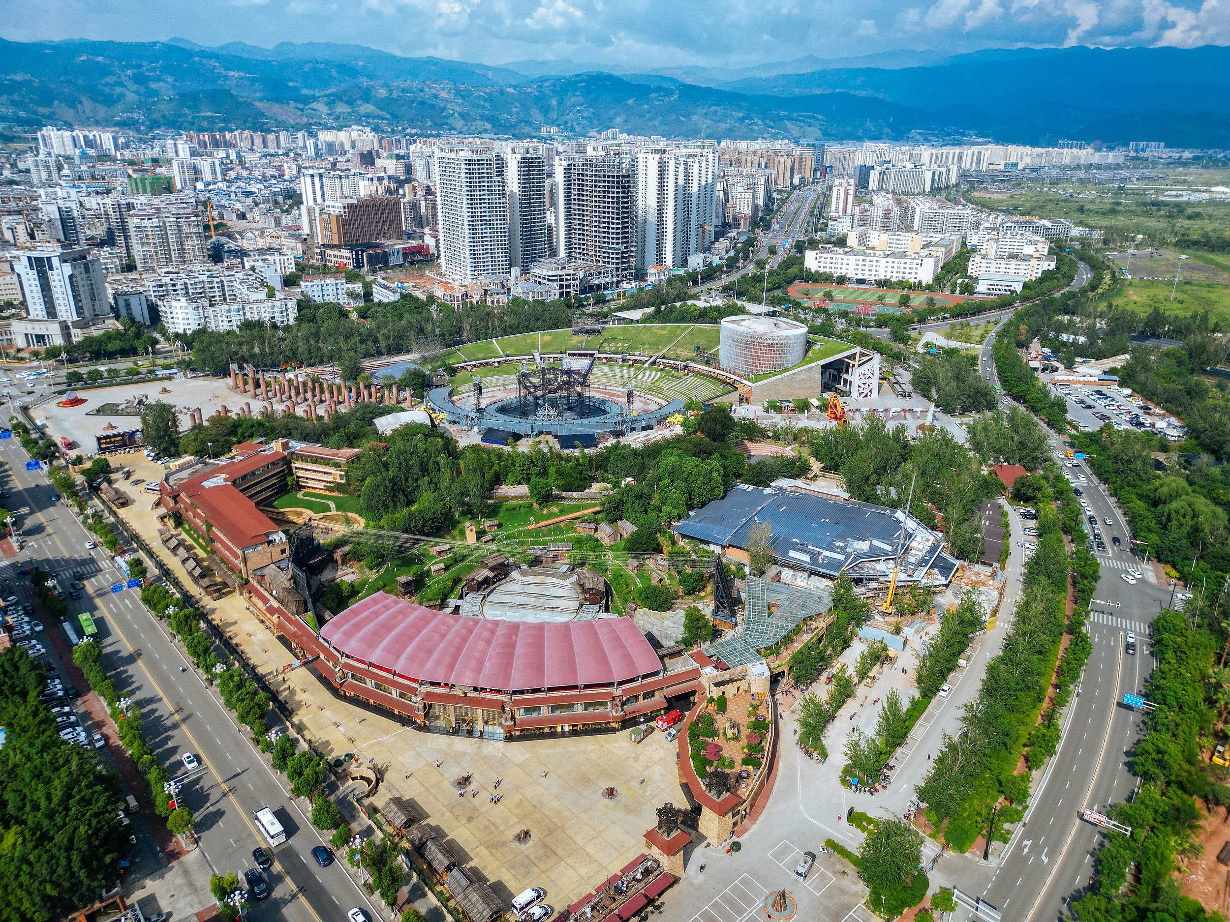 Liangshan “A Re Niu” Folk Culture Village