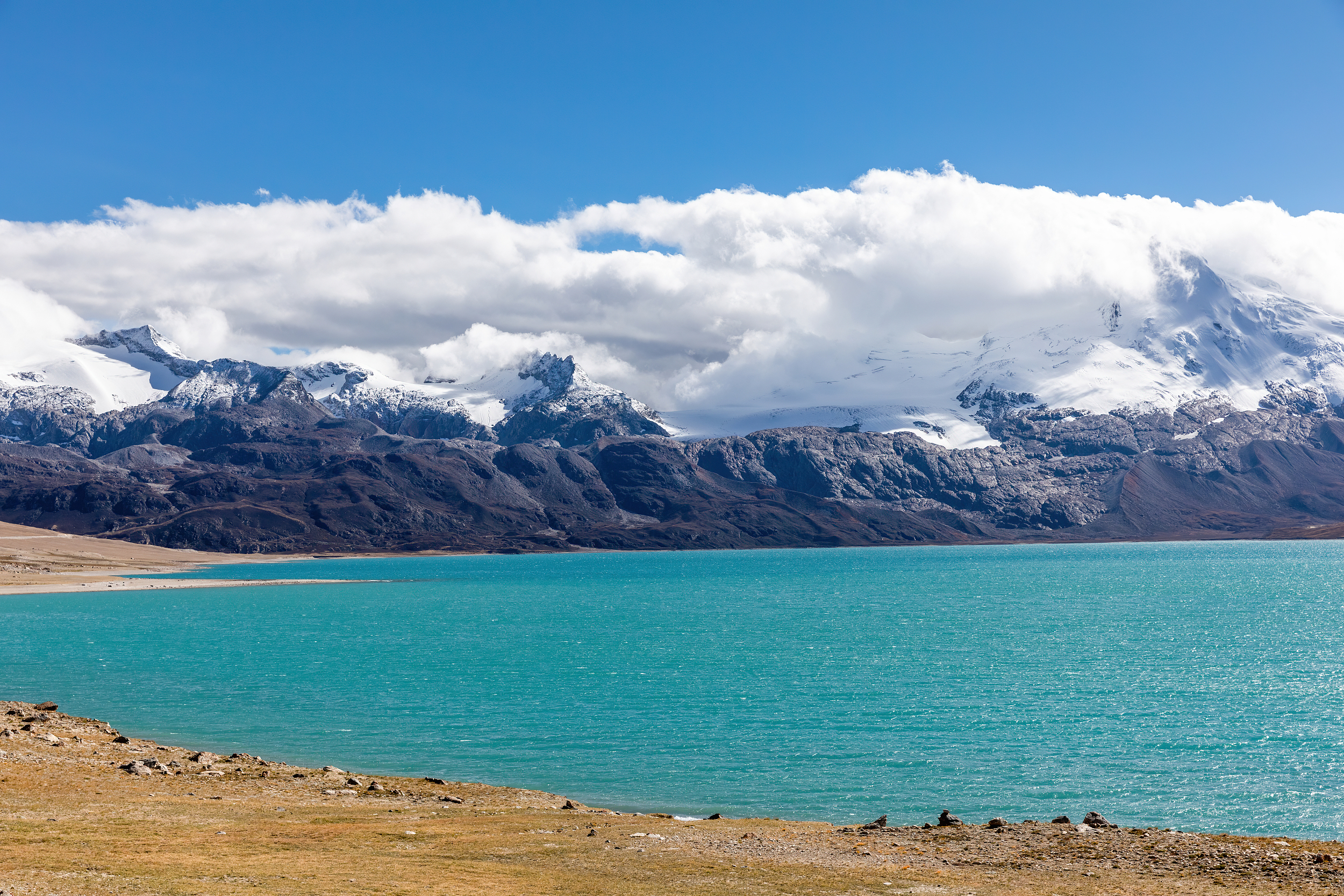 Chongba Yongcuo Lake