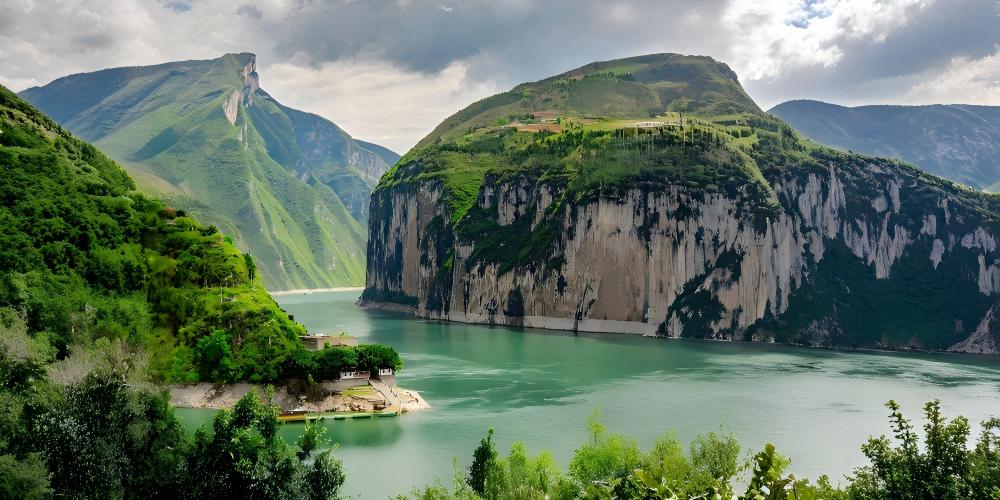 6-Day Guizhou Grand Panorama Tour: Sacred Mount Fanjing, Majestic Huangguoshu Waterfall, Ancient Zhenyuan & Immersive Xijiang Long Table Banquet