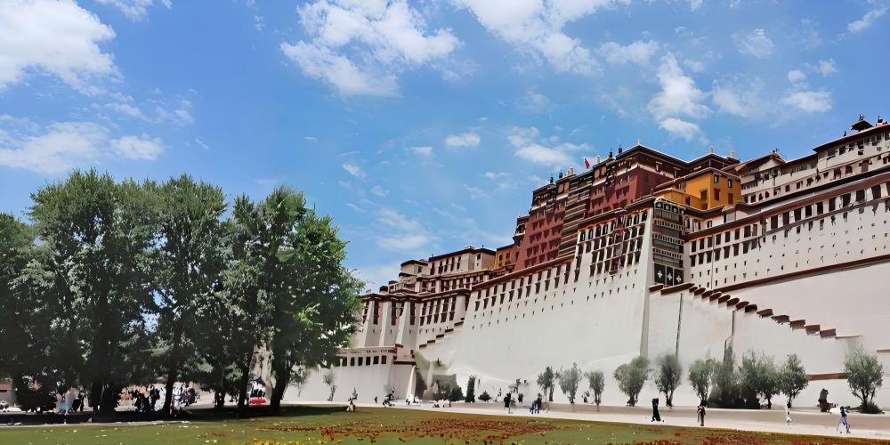 • Lhasa + Shigatse + Mt Qomolangma Base Camp