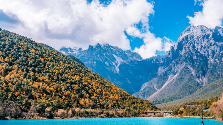 • 50 Percent Discount+Upgrade: 2+1 VIP Coach for Kunming+Dali+Lijiang+ Dali Sea View Room & Erhai Lake Cruise & Travel Photography+Shangri-La