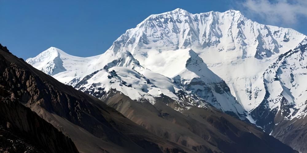 • Lhasa + Nyingchi + Basomtso + Potala Palace + Shigatse + Yamdrok Yumtso