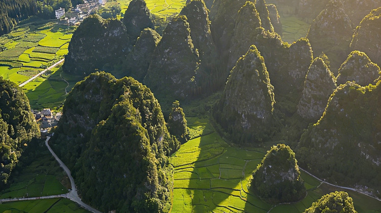• Guizhou + China + Huangguoshu Waterfall + Qingyan Ancient Town + Wanfenglin Scenic Area + Maling River Canyon